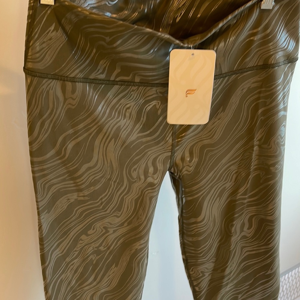 FABLETICS- High-Waisted POWERHOLD 7/8 length leggings